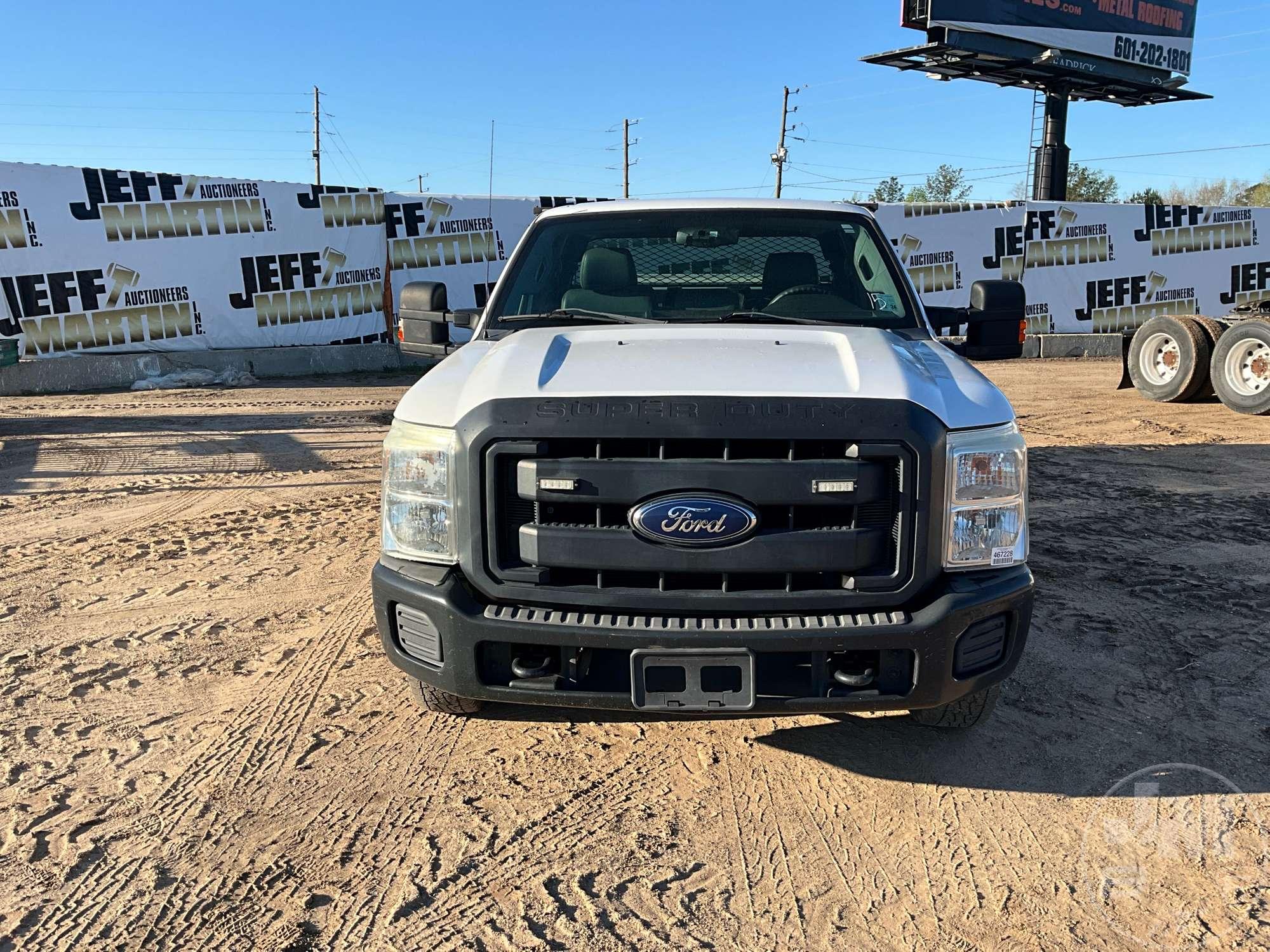 2015 FORD F-350 UTILITY TRUCK VIN: 1FD8X3A62FEC83771