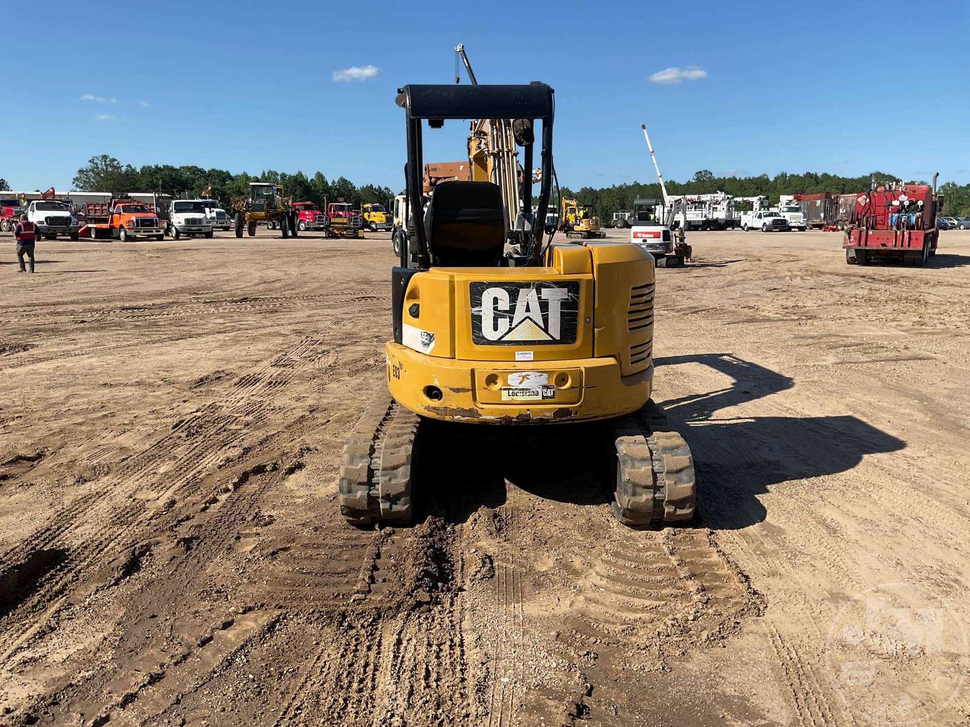 CATERPILLAR 305.5E2CR MINI EXCAVATOR SN: EJX00616