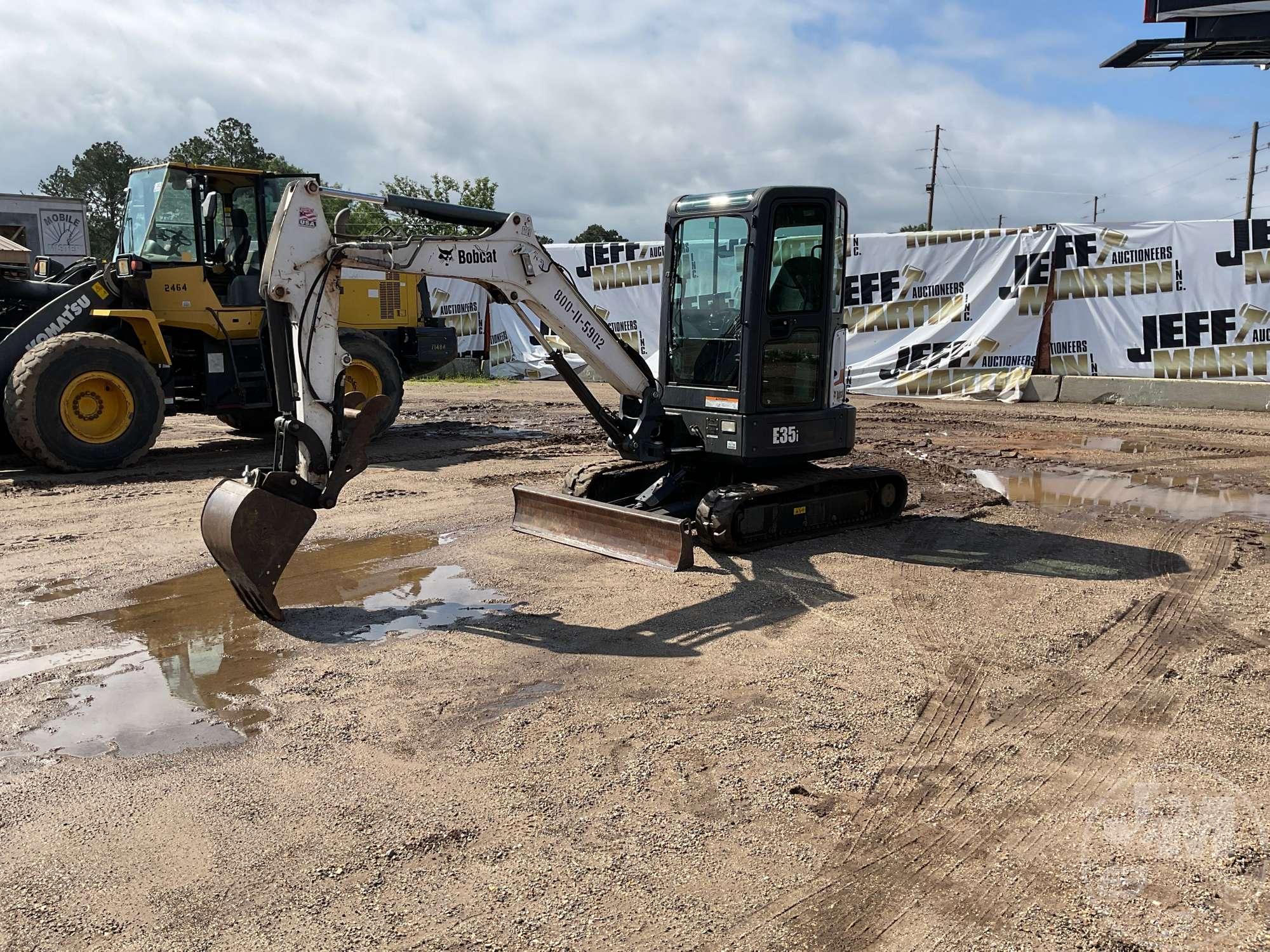 2016 BOBCAT E35I MINI EXCAVATOR SN: AUYM13555