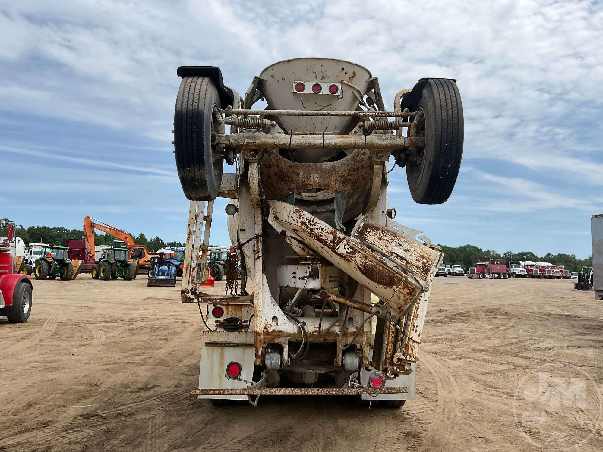 2007 PETERBILT 357 TANDEM AXLE REAR DISCHARGE MIXER TRUCK VIN: 1NPAL00X17N661177