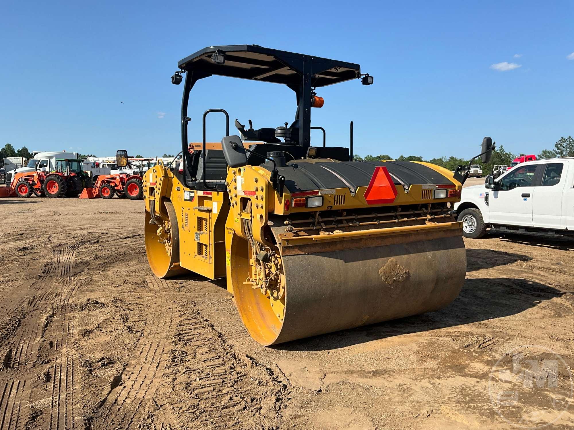 2017 CATERPILLAR CB66B TANDEM VIBRATORY ROLLER SN: CATCB66BTB660027