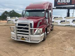 2015 VOLVO  VNL 780 TANDEM AXLE TRUCK TRACTOR VIN: 4V4NC9KL7FN933404