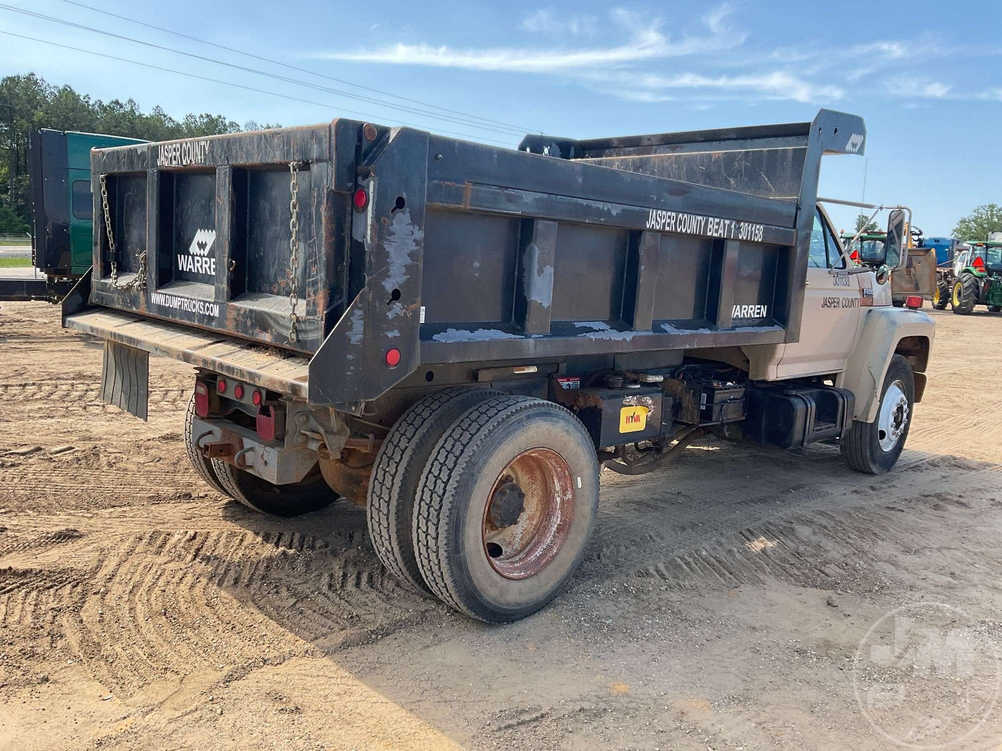 1992 FORD F-800 SINGLE AXLE DUMP TRUCK VIN: 1FDXK84A9NVA09313