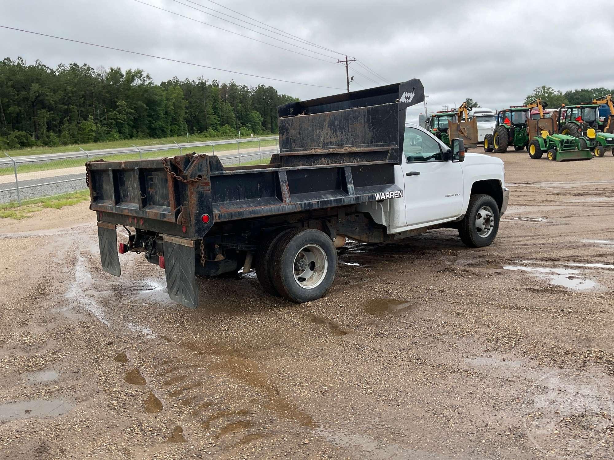 2017 CHEVROLET SILVERADO SINGLE AXLE DUMP TRUCK VIN: 1GB3CYCG2HZ312909