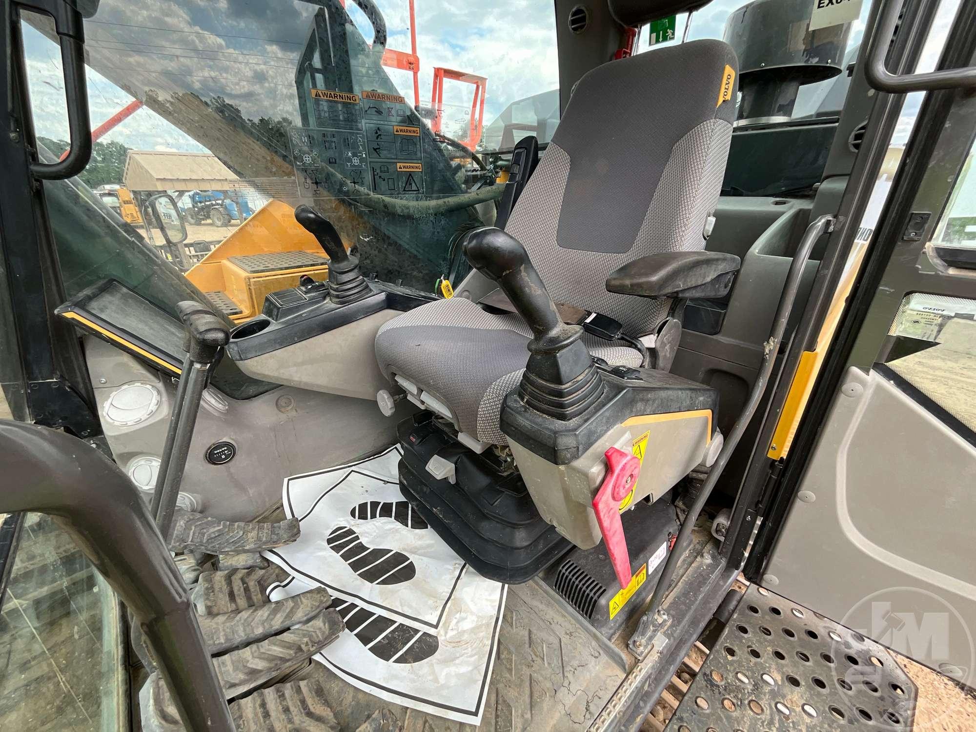 2018 VOLVO EC380EL HYDRAULIC EXCAVATOR SN: VCEC380EA00311434