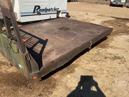 FLATBED FRAME WITH HEADACHE RACK