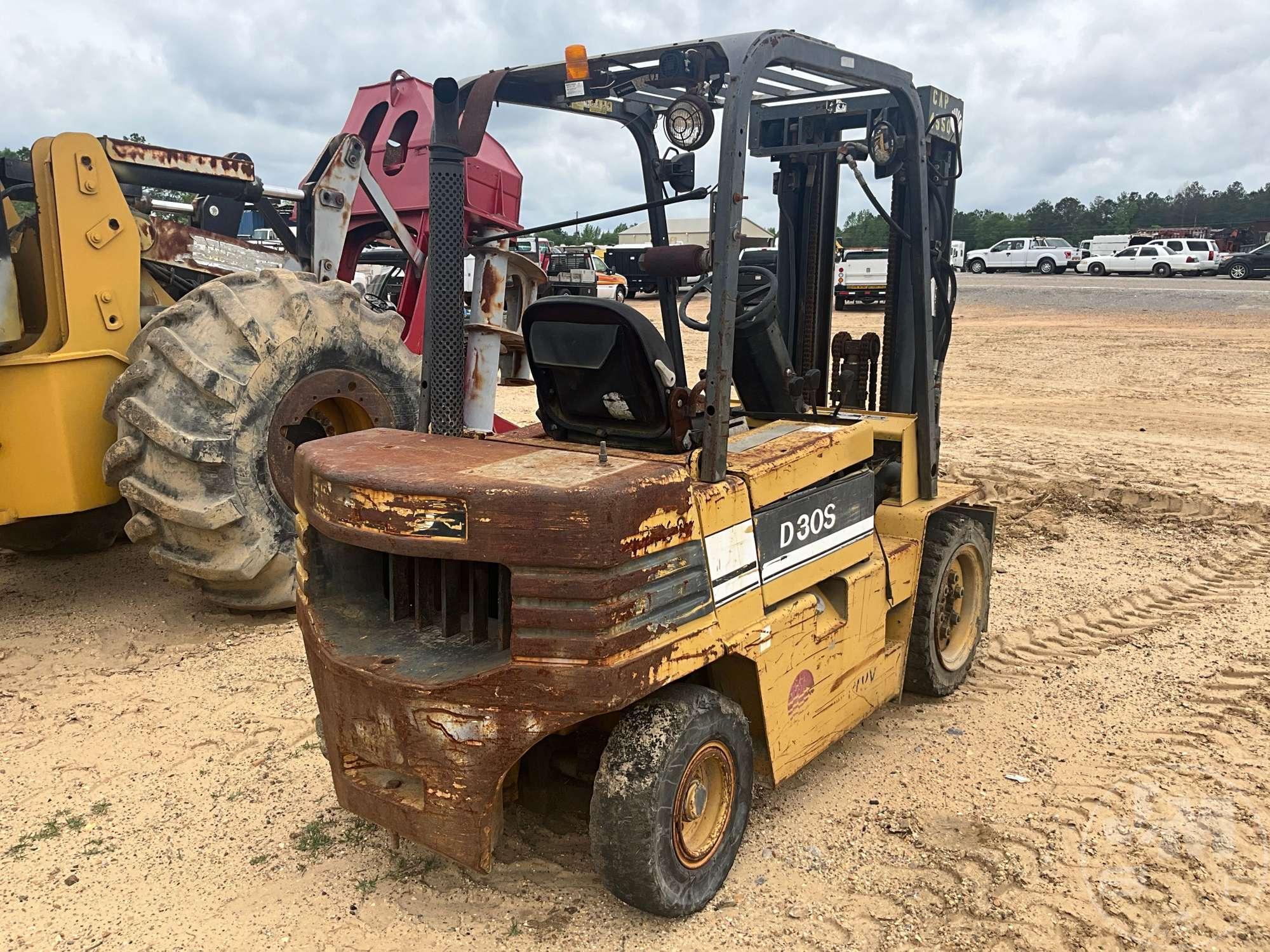 DAEWOO D30S-2 FORKLIFT SN: 16-02159