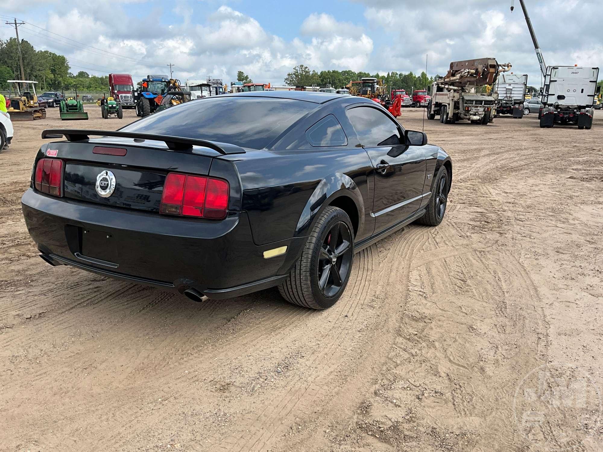 2007 FORD MUSTANG VIN: 1ZVFT82H275304301 2WD