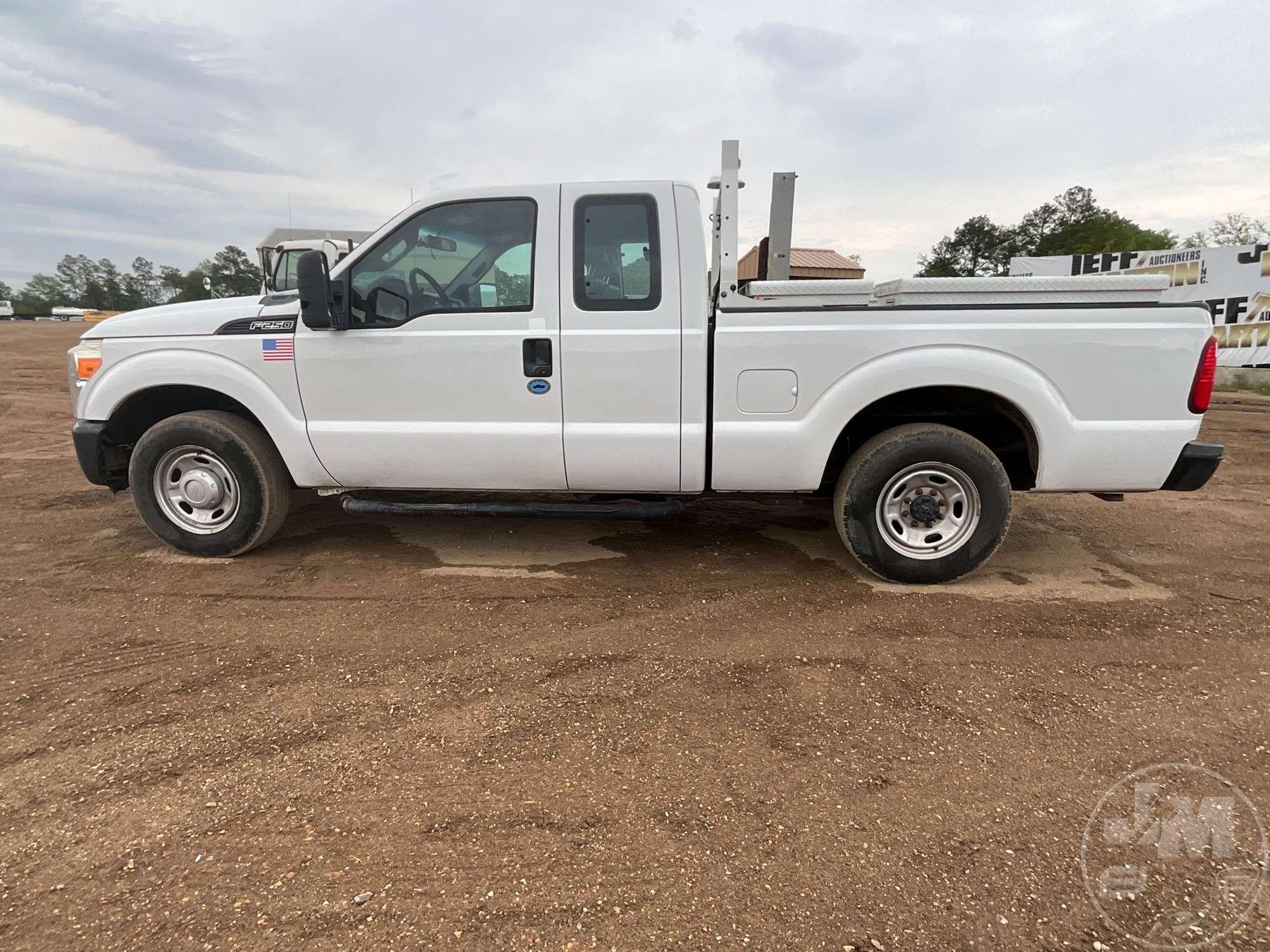 2013 FORD F-250XL SD EXTENDED CAB PICKUP VIN: 1FT7X2A61DEA41139