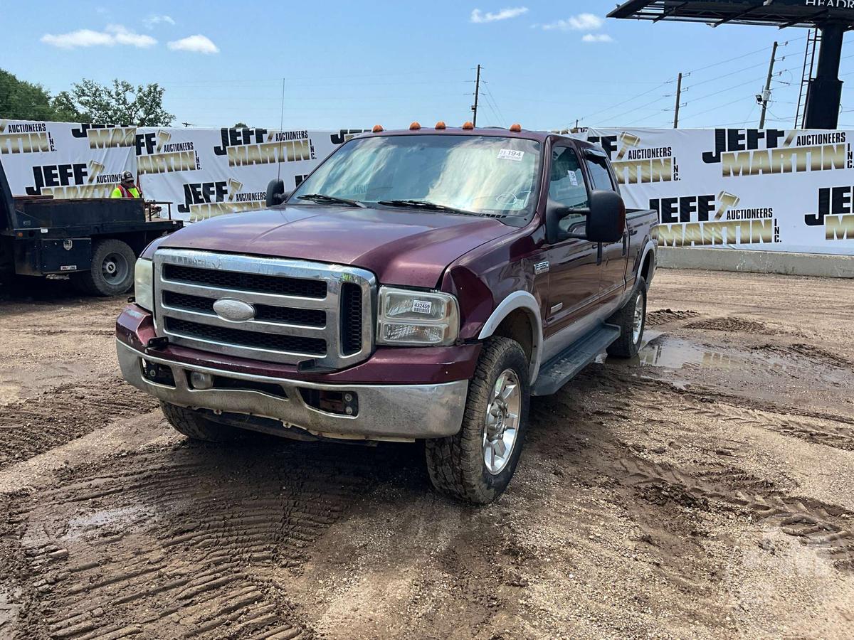 2007 FORD F-350 LARIAT SUPER DUTY CREW CAB 4X4 PICKUP VIN: 1FTWW31PX7EB09617