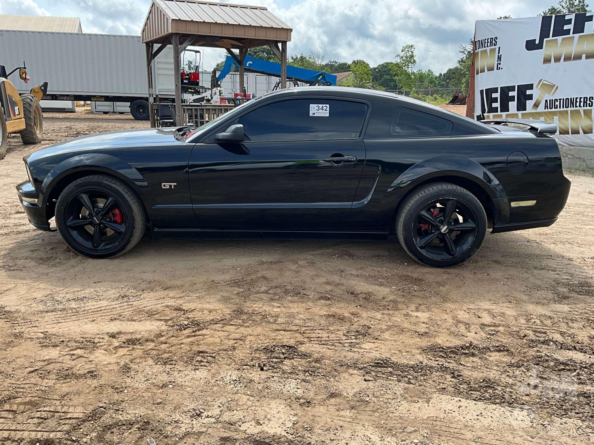 2007 FORD MUSTANG VIN: 1ZVFT82H275304301 2WD