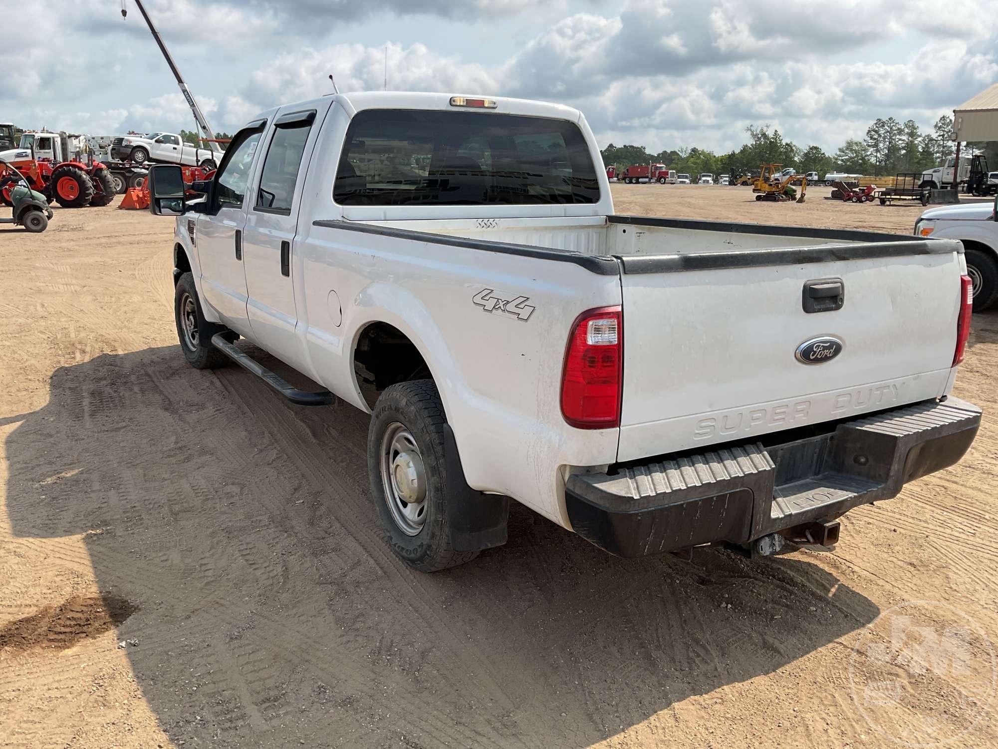 2010 FORD F-250XL CREW CAB 4X4 PICKUP VIN: 1FTSW2BR2AEA82610