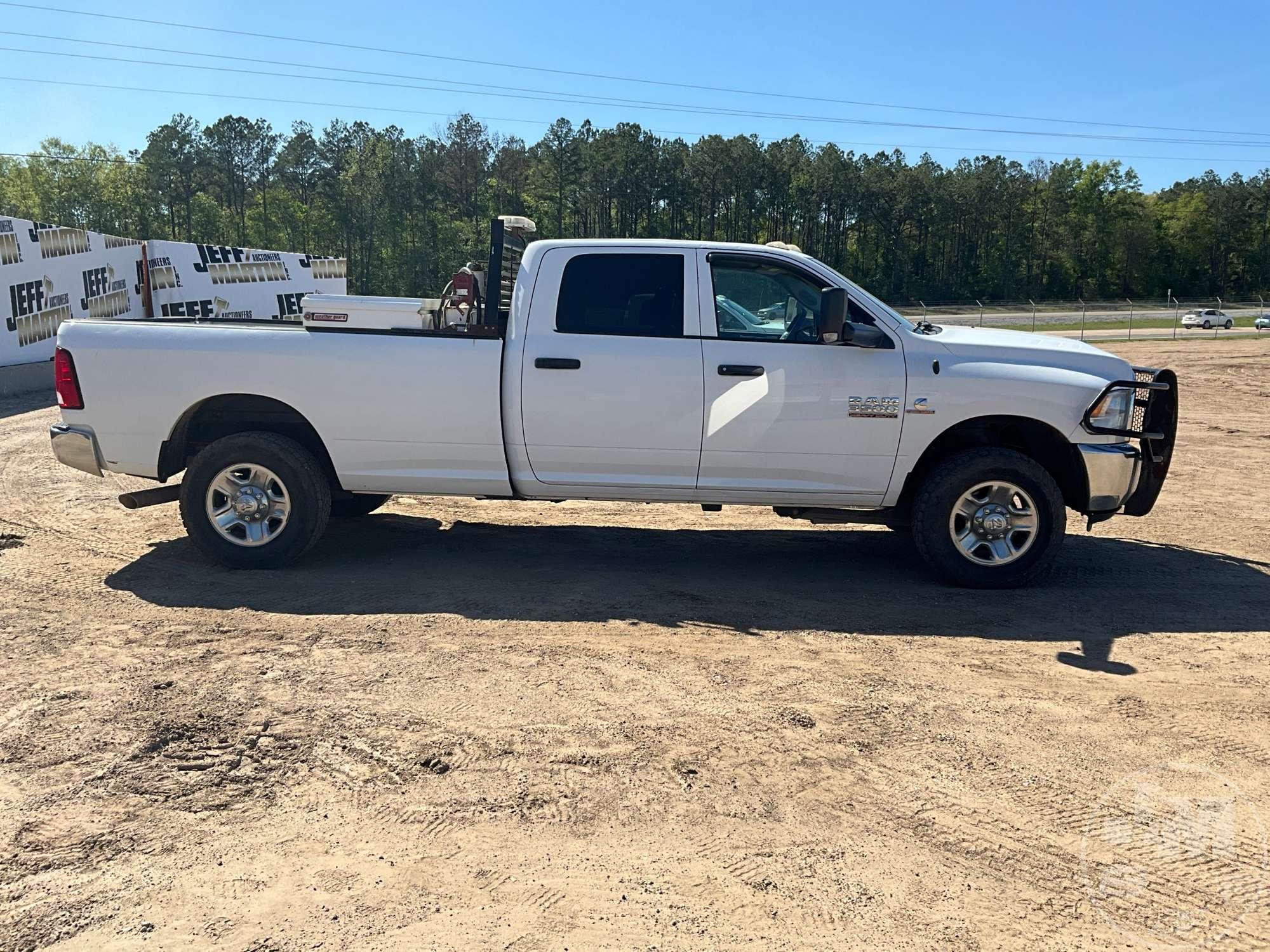 2015 RAM 3500 CREW CAB 4X4 PICKUP VIN: 3C63R3GL6FG568284