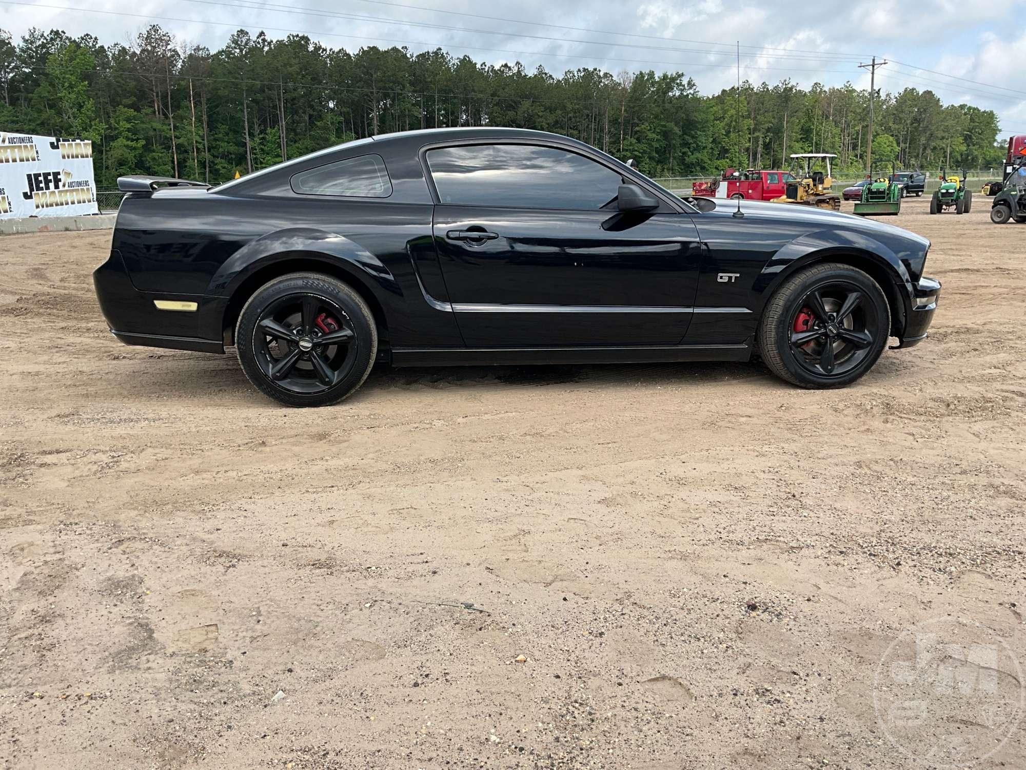 2007 FORD MUSTANG VIN: 1ZVFT82H275304301 2WD