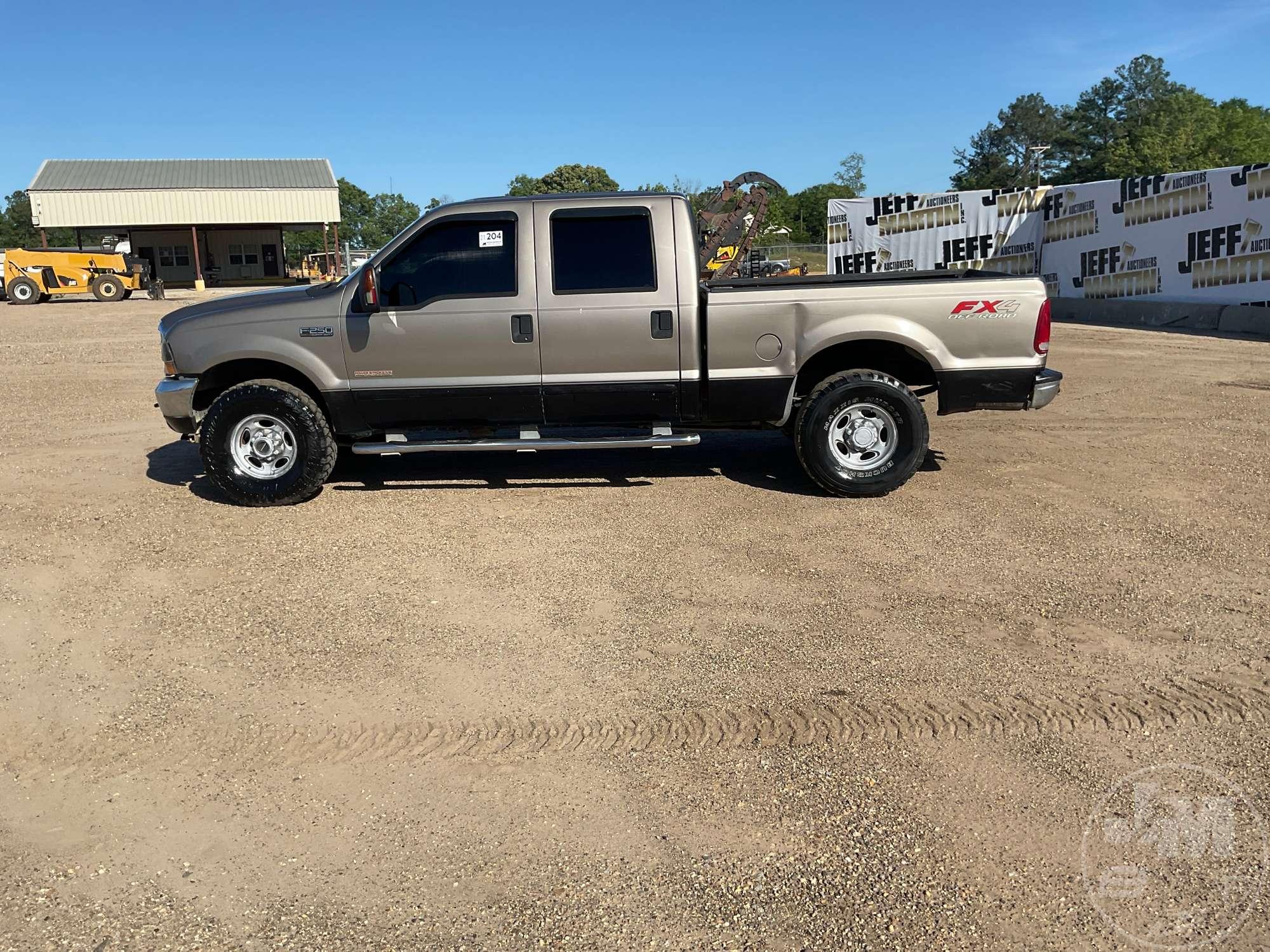 2003 FORD F-250 LARIAT SD CREW CAB 4X4 PICKUP VIN: 1FTNW21P53EC59912