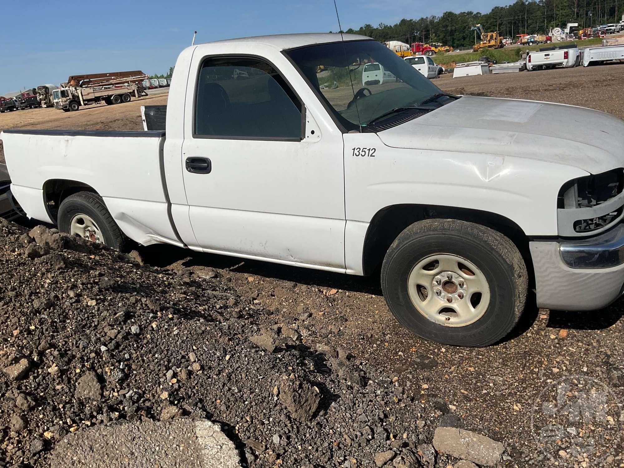 2003 GMC SIERRA VIN: 1GTEC14X43Z297512 PICK UP