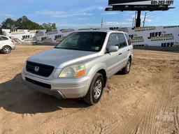 2005 HONDA PILOT VIN: 5FNYF18505B053474 4WD