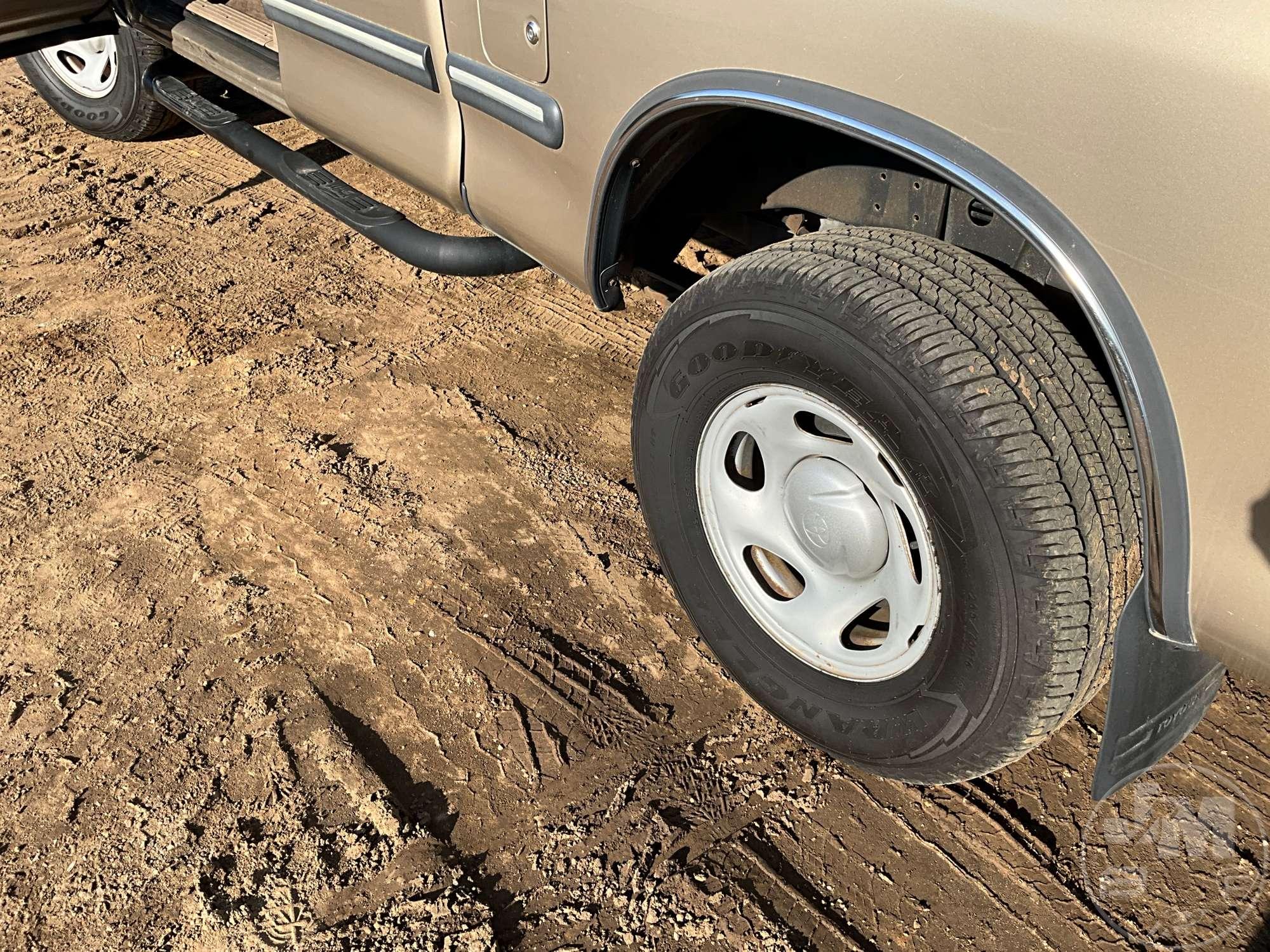 2002 TOYOTA TUNDRA SR5 DOUBLE CAB PICKUP VIN: 5TBRN341X2S322912