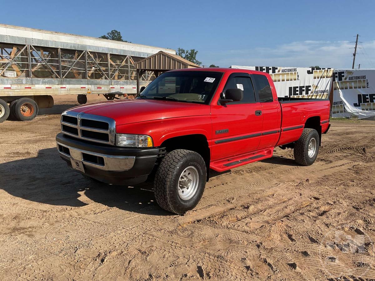 1999 DODGE RAM 2500 SLT LARAMIE EXTENDED CAB 4X4 PICKUP VIN: 1B7KF2361XJ537645