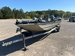 XPRESS VIN JBC49621E203 CENTER CONSOLE BOAT