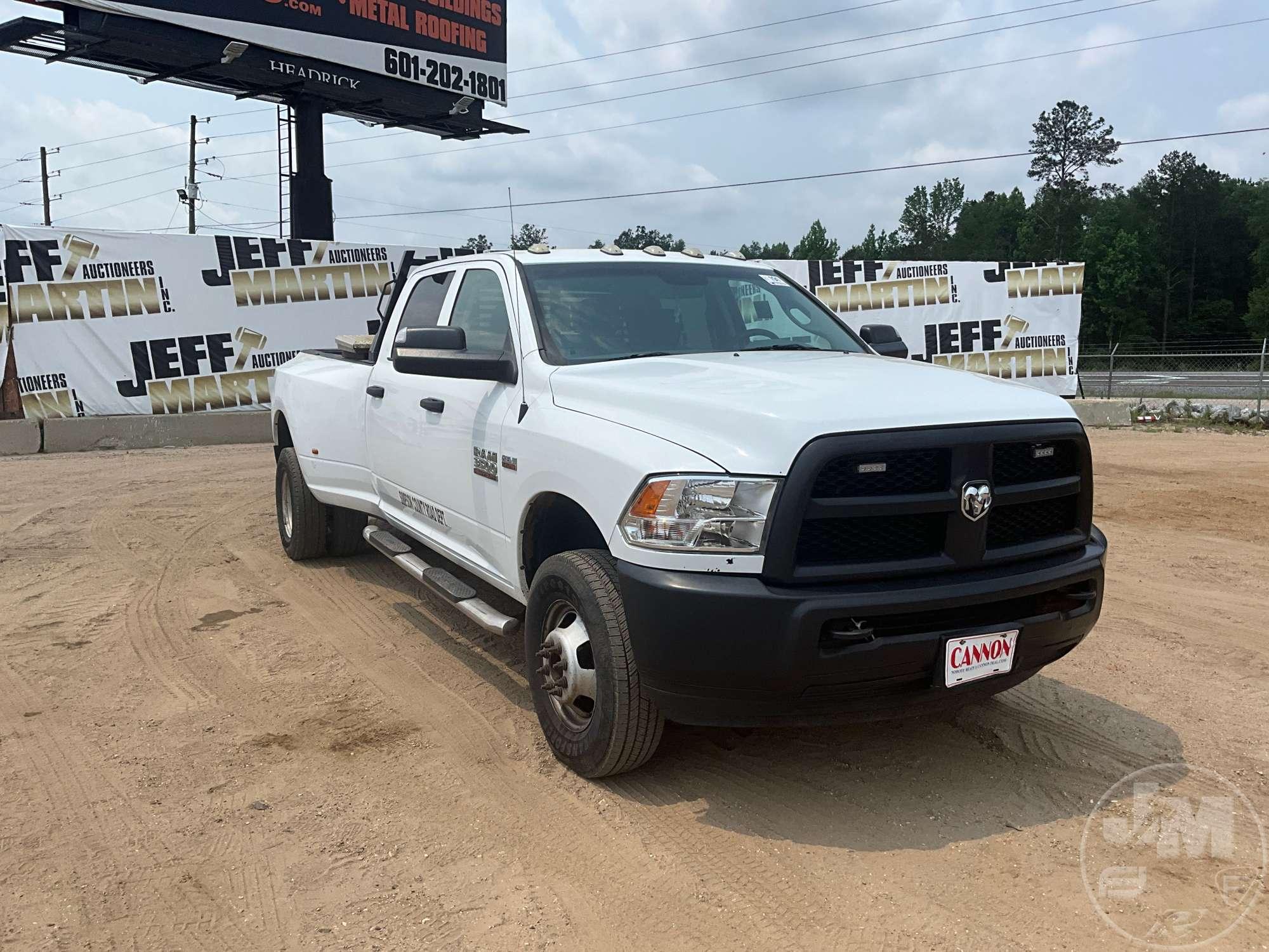 2018 RAM 3500 HD  CREW CAB 4X4 PICKUP VIN: 3C63RRGJ8JG299182