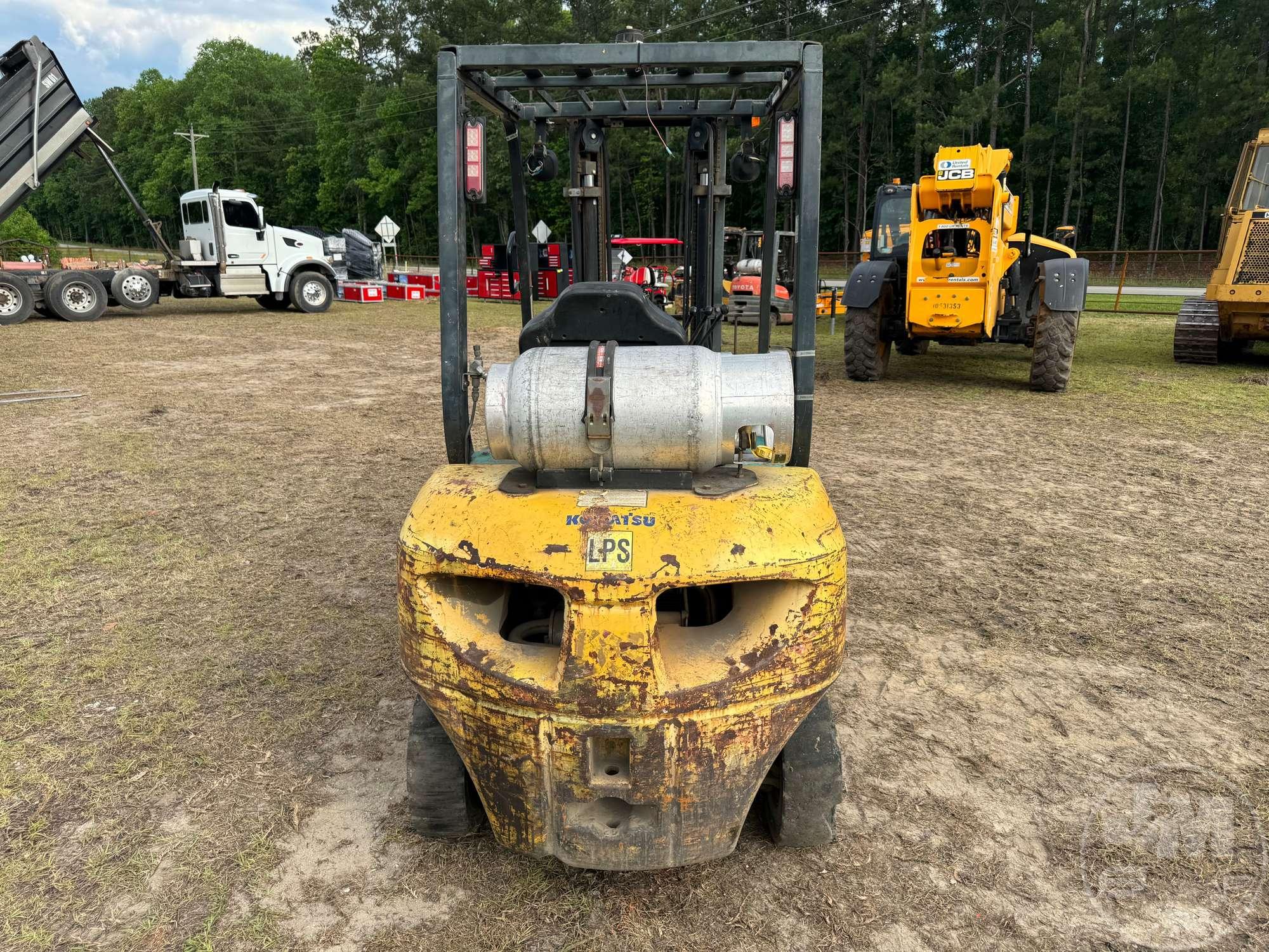 2006 KOMATSU FG25T-16 CUSHION TIRE FORKLIFT SN: 202703