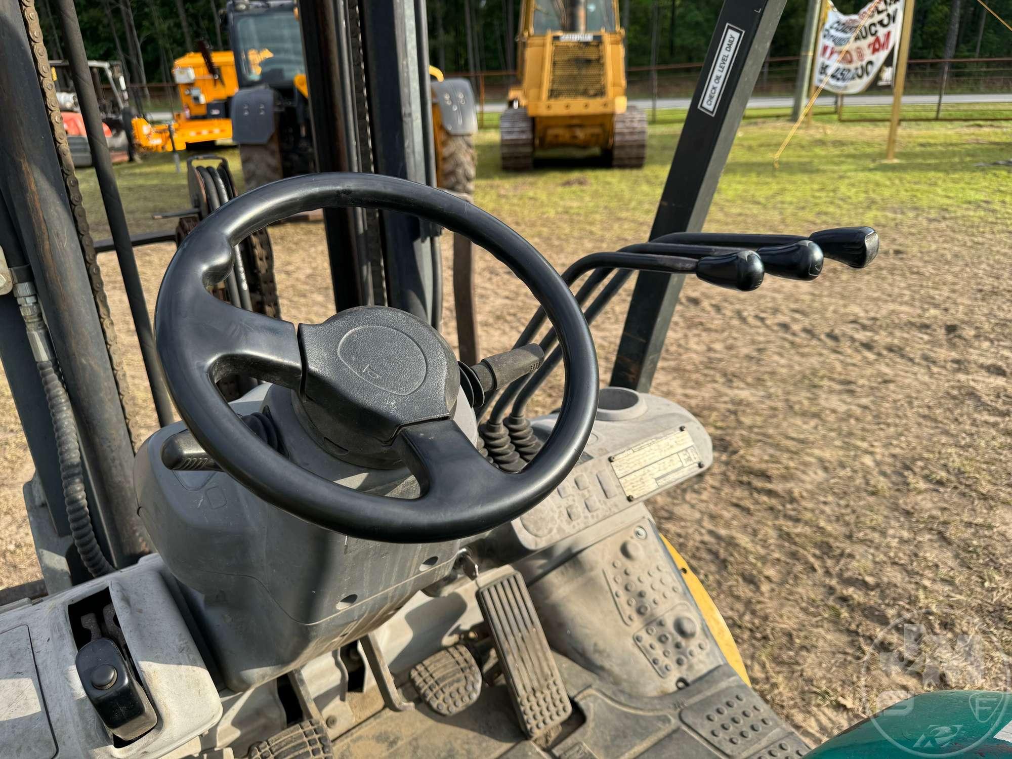 2006 KOMATSU FG25T-16 CUSHION TIRE FORKLIFT SN: 202703