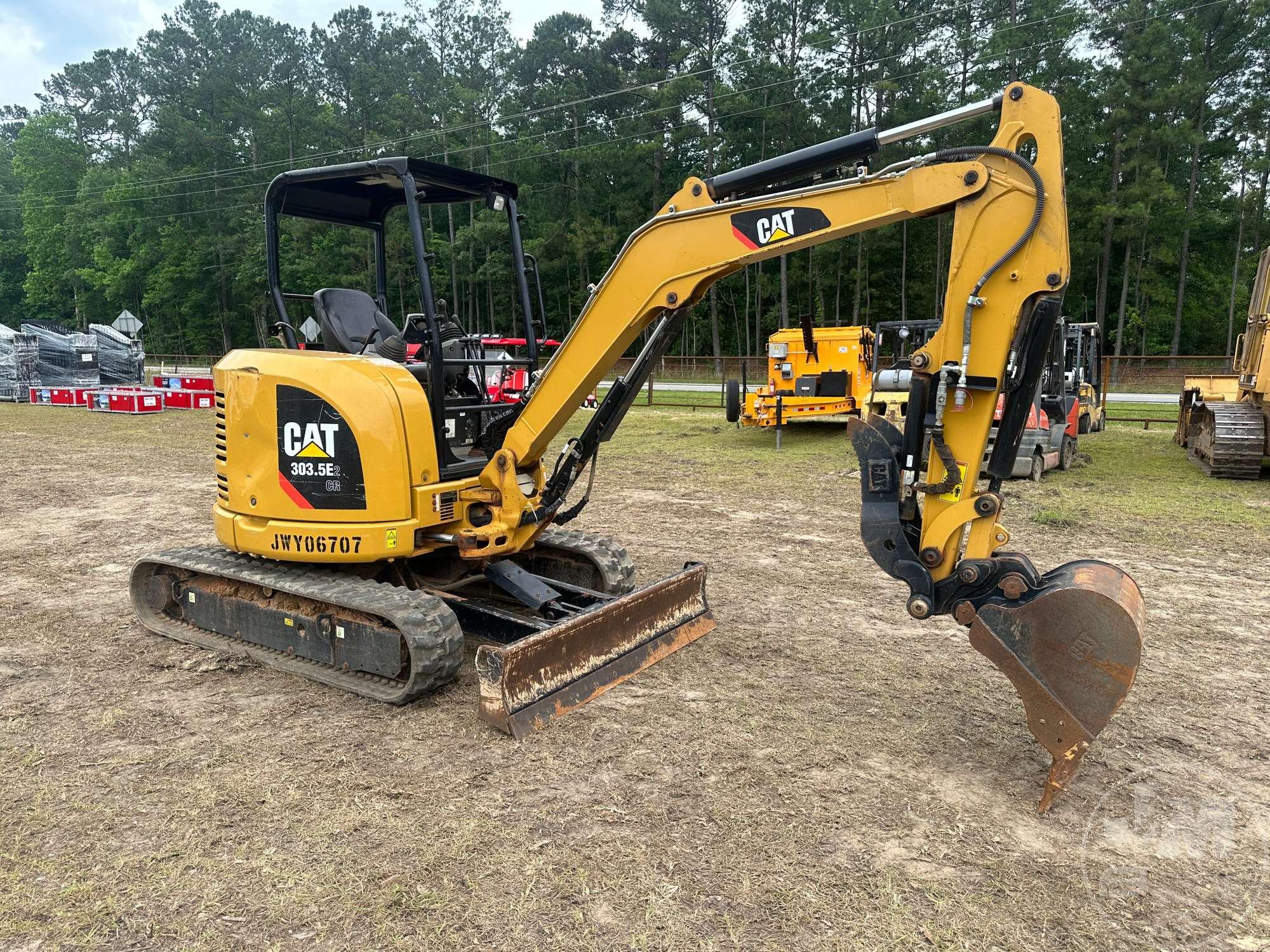 2020 CATERPILLAR 303.5E2 MINI EXCAVATOR SN: CAT3035EEJWY06707