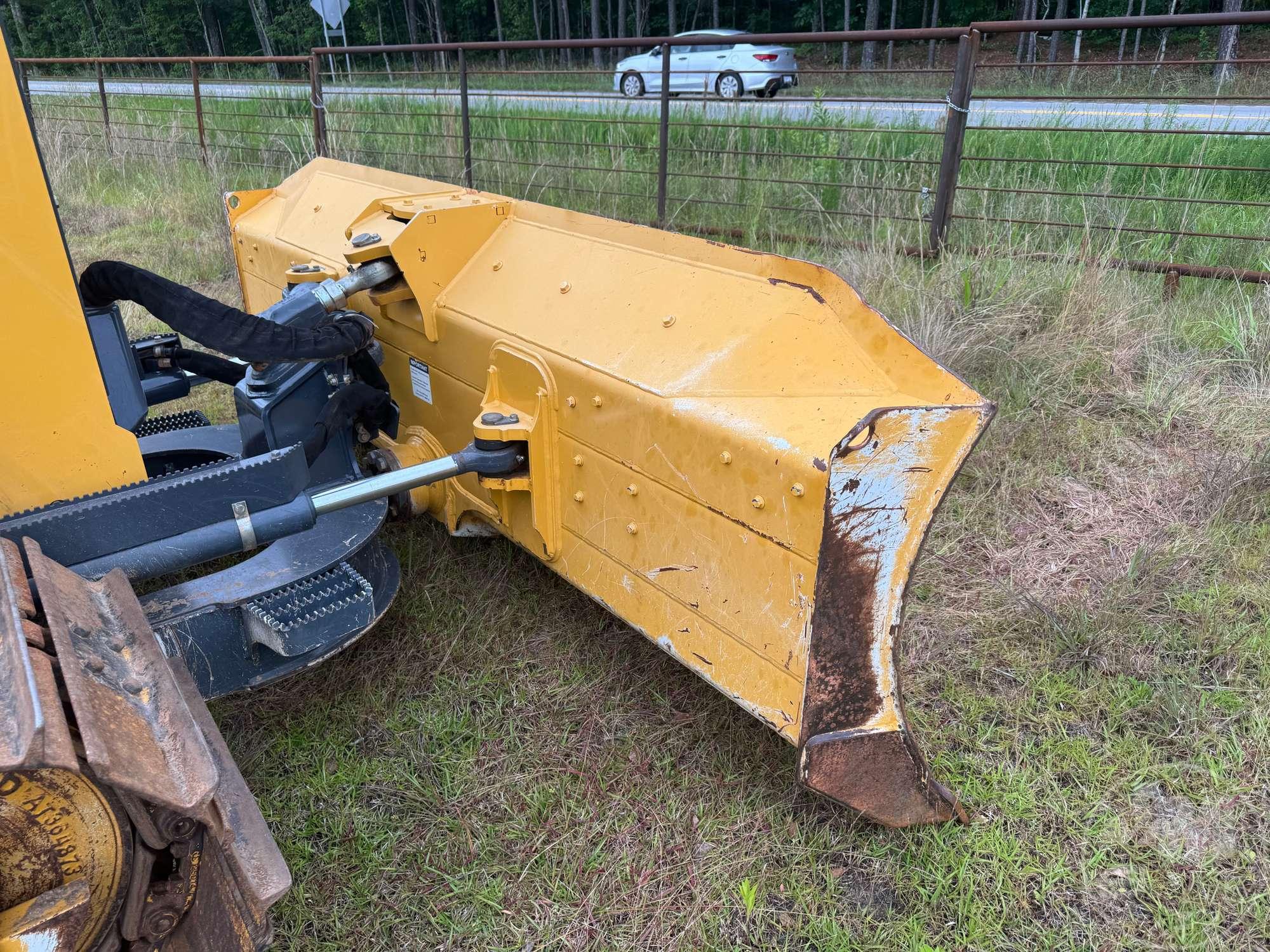 2019 DEERE 450K CRAWLER TRACTOR SN: 1T0450KXEKF353408