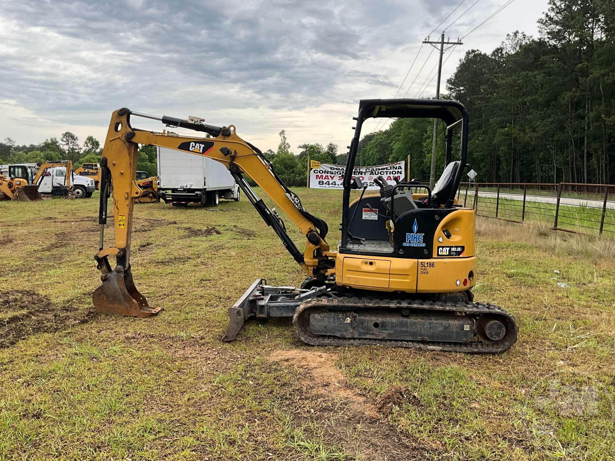 2020 CATERPILLAR 303.5E2 MINI EXCAVATOR SN: CAT3035EAJWY06444