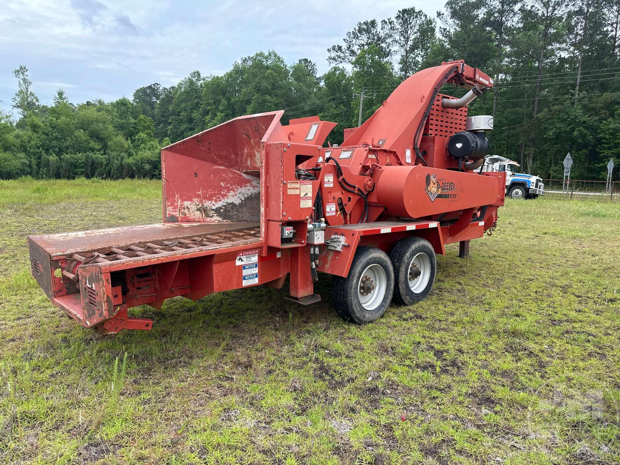 2015 MORBARK M20R CHIPPER