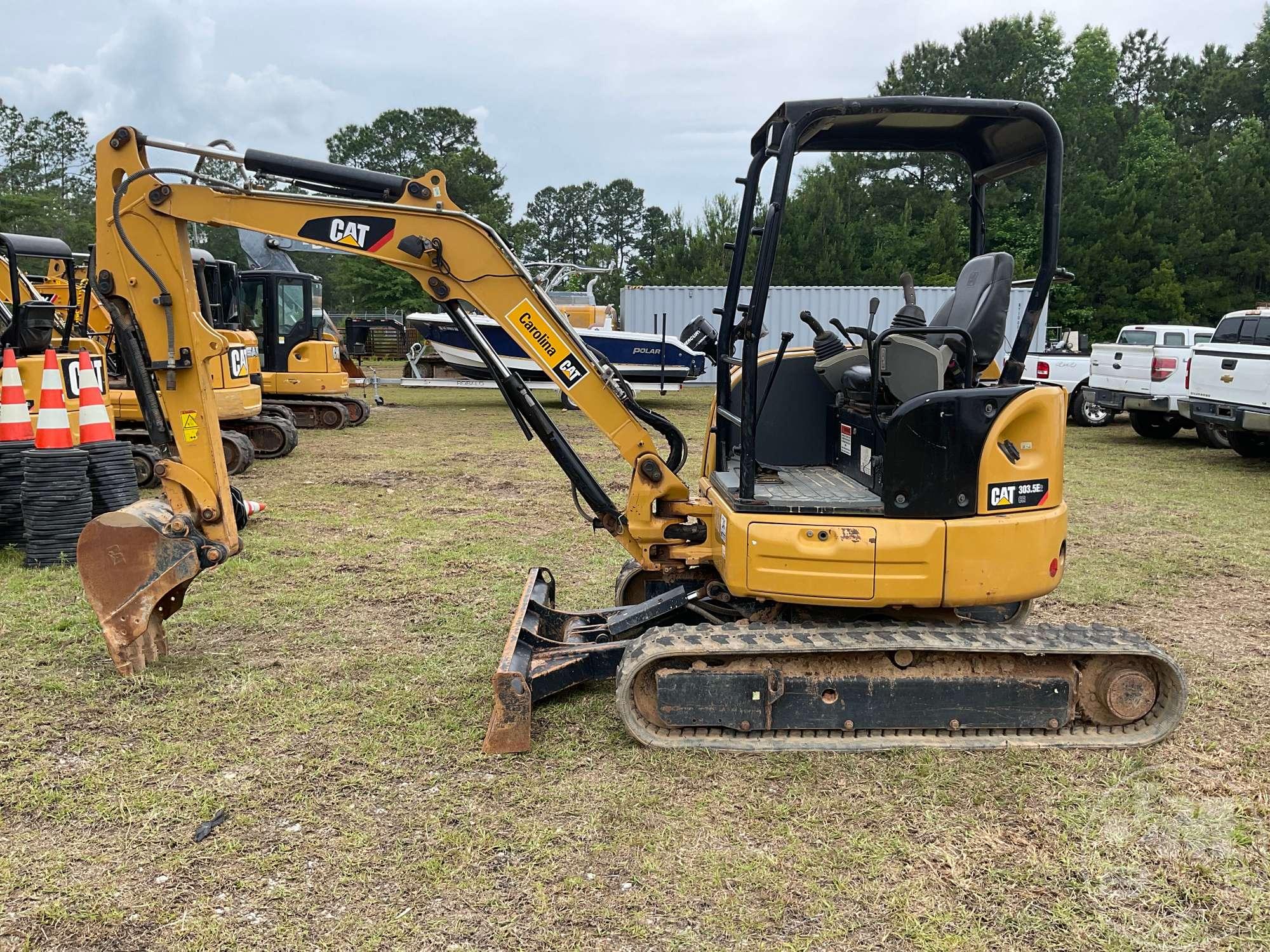 2016 CATERPILLAR 303.5E2 MINI EXCAVATOR SN: CAT3035ETJWY00523