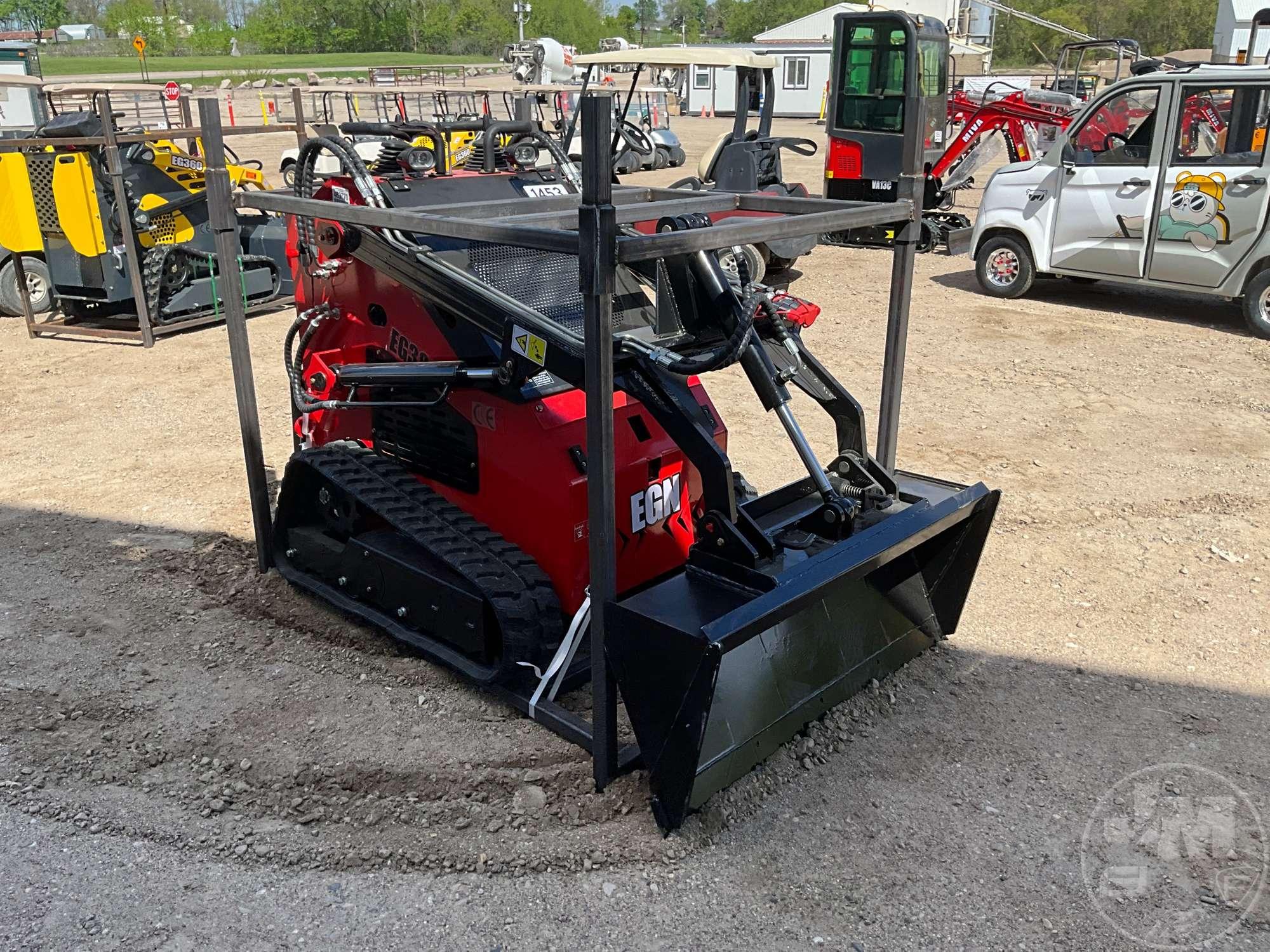 UNUSED, 2024 MODEL EG380T STAND OM MULTI TERRAIN LOADER SN: EG380T240458