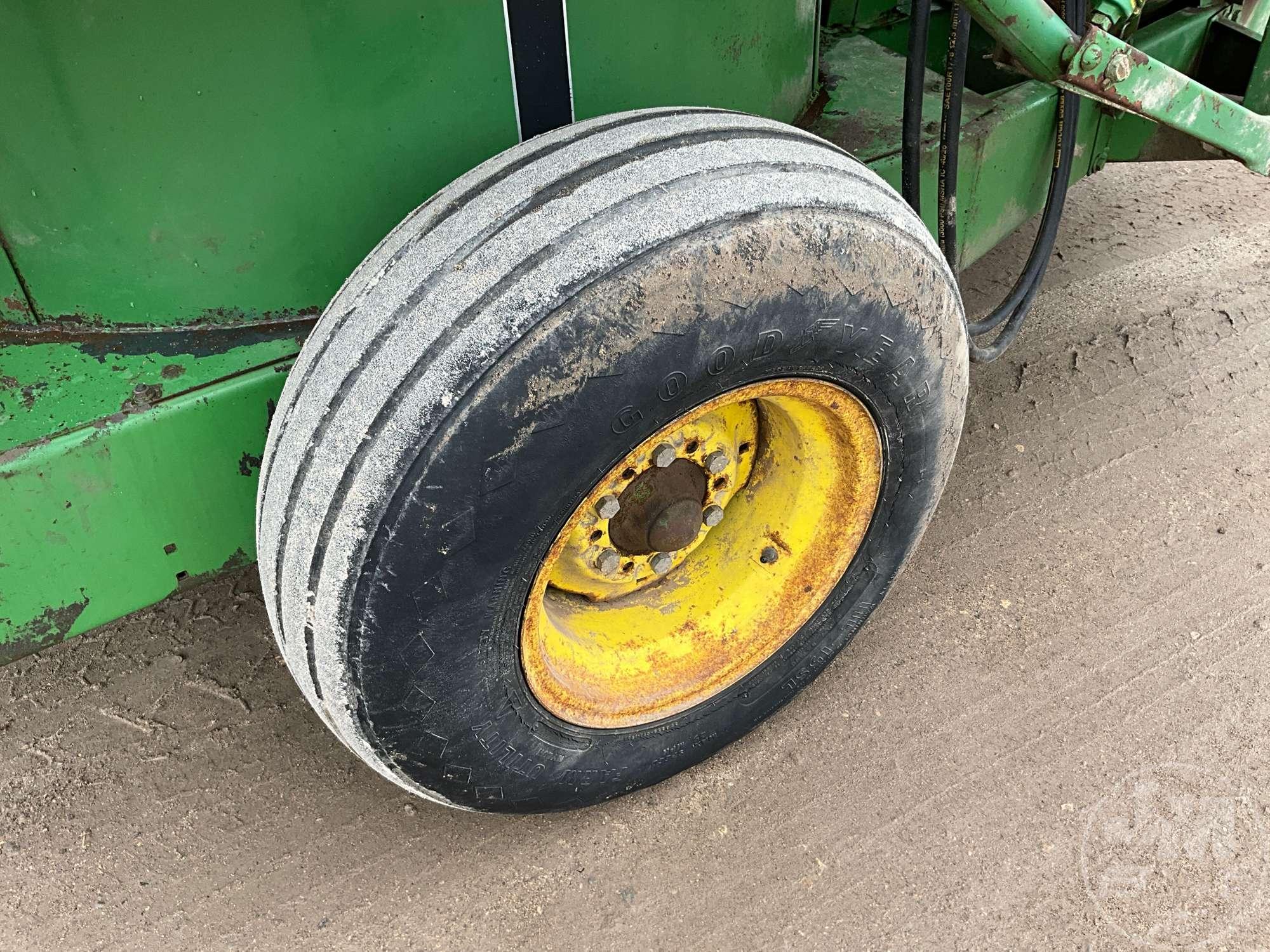 JOHN DEERE E0700 FEED GRINDER, APPROX. 80 BUSHELS, 540 PTO,