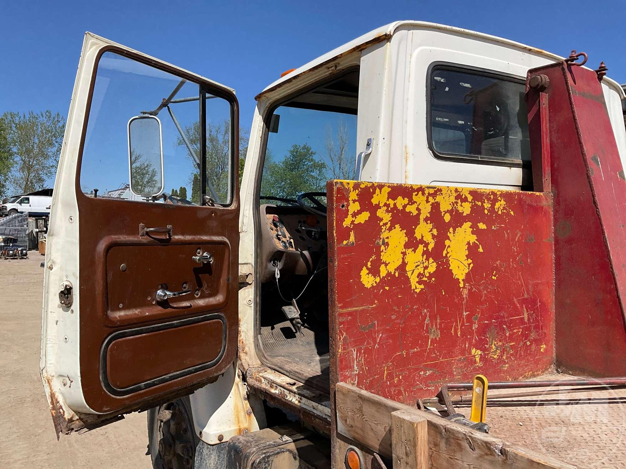 1981 FORD LN7000 VIN: 1FDWR70U88VJ39996 S/A GRAIN TRUCK