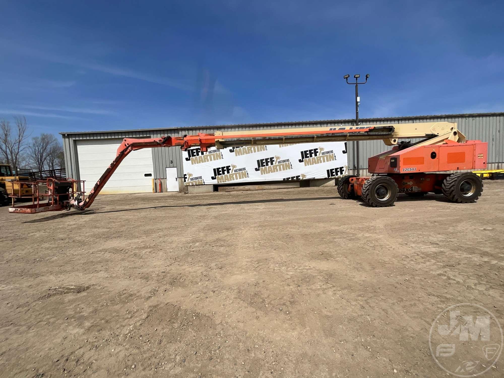 2001 JLG 120SXJ 4X4 SN: 0300061846