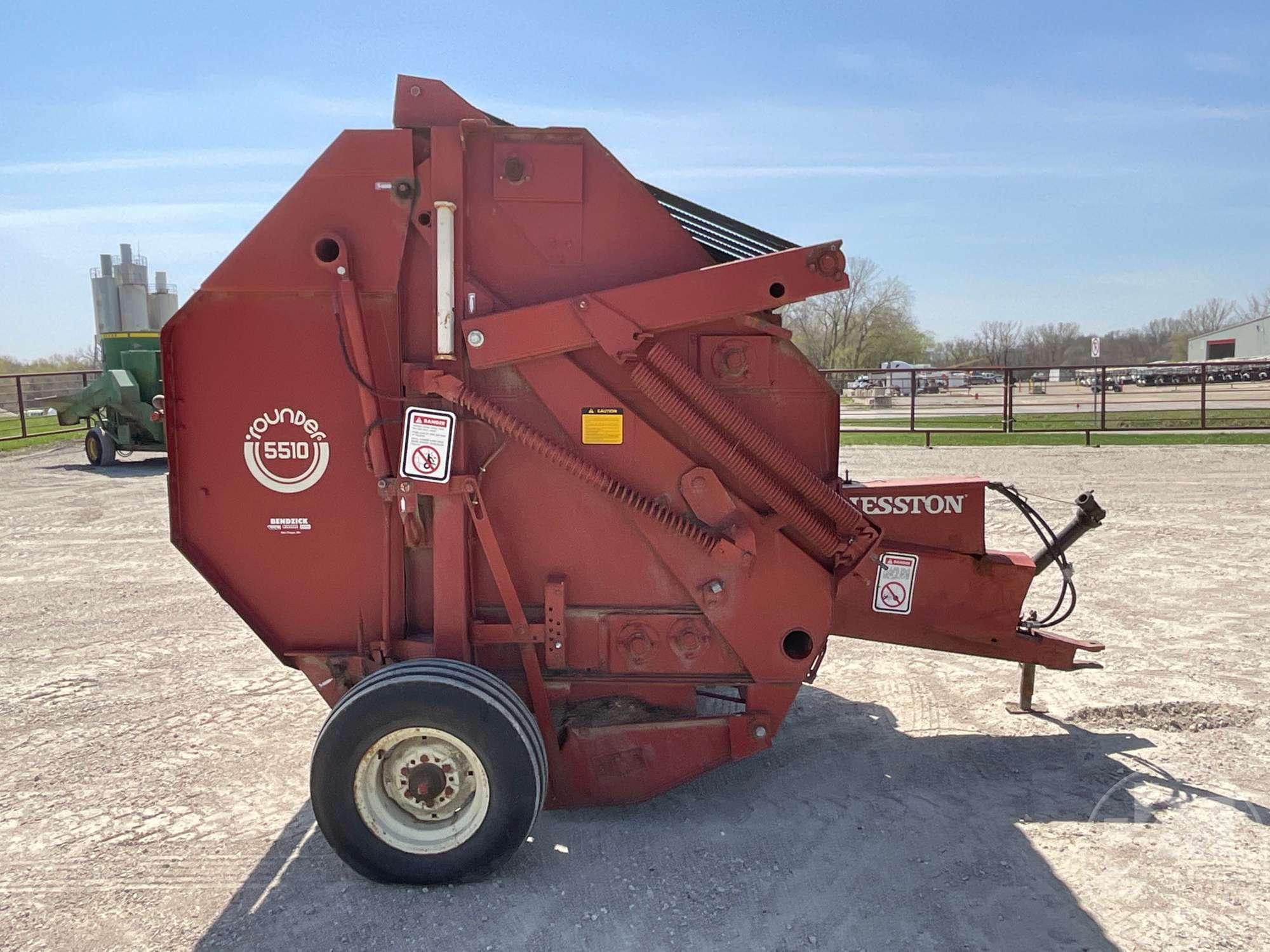 HESSTON ROUND BALER ROUNDER 5510  SN: R5511327