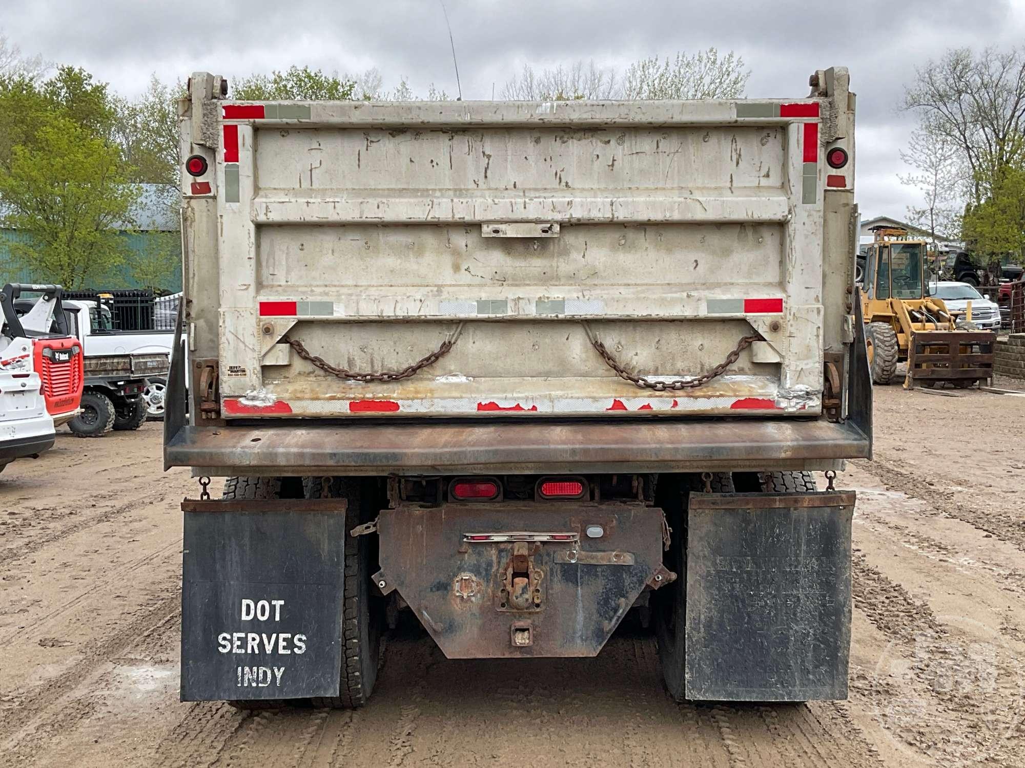 1987 PETERBILT 359 TANDEM AXLE DUMP TRUCK VIN: 1XP9D29X7HP209275