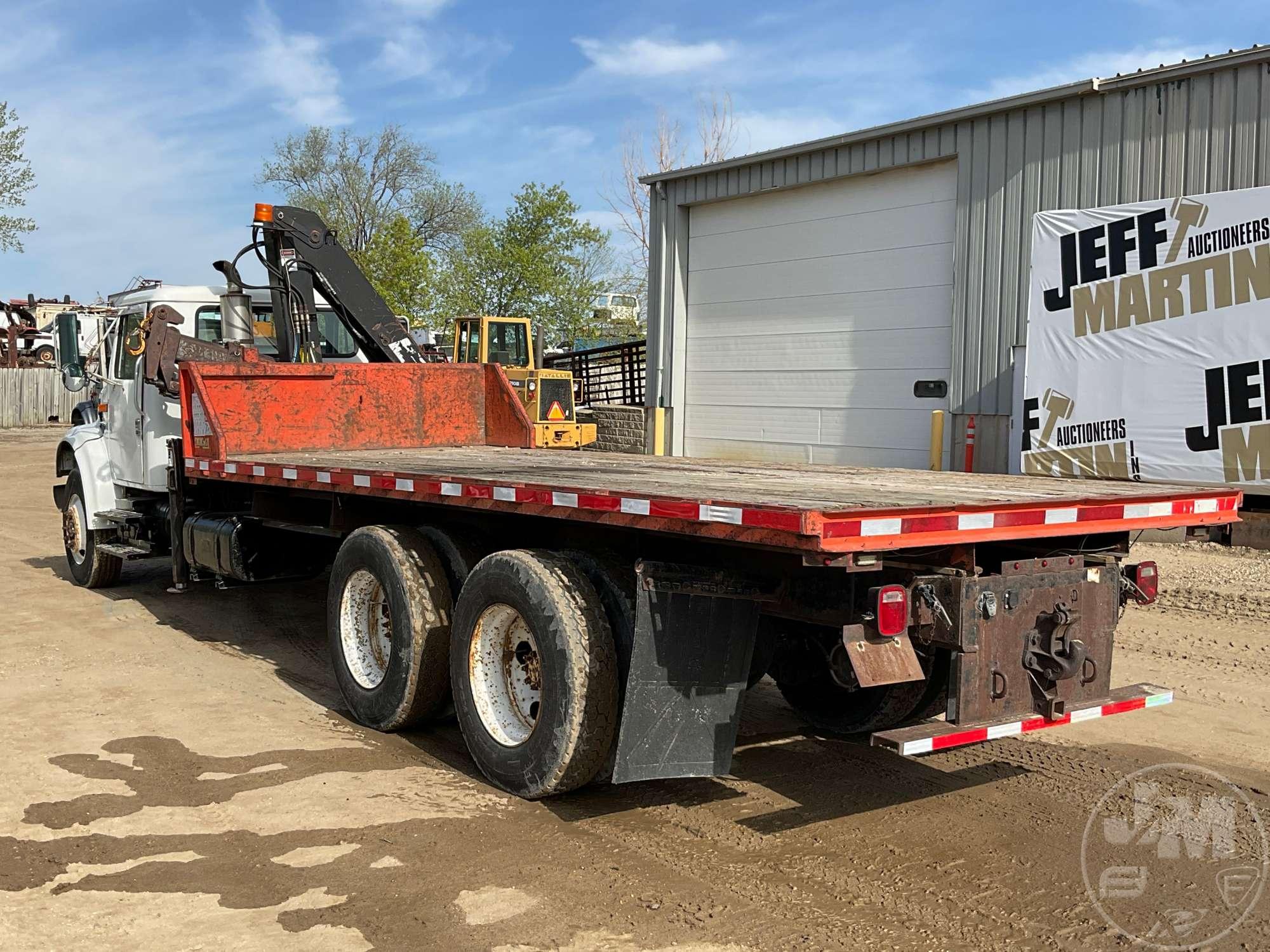 1996 INTERNATIONAL F-4900 CRANE TRUCK VIN: 1HTSHAARXTH381191