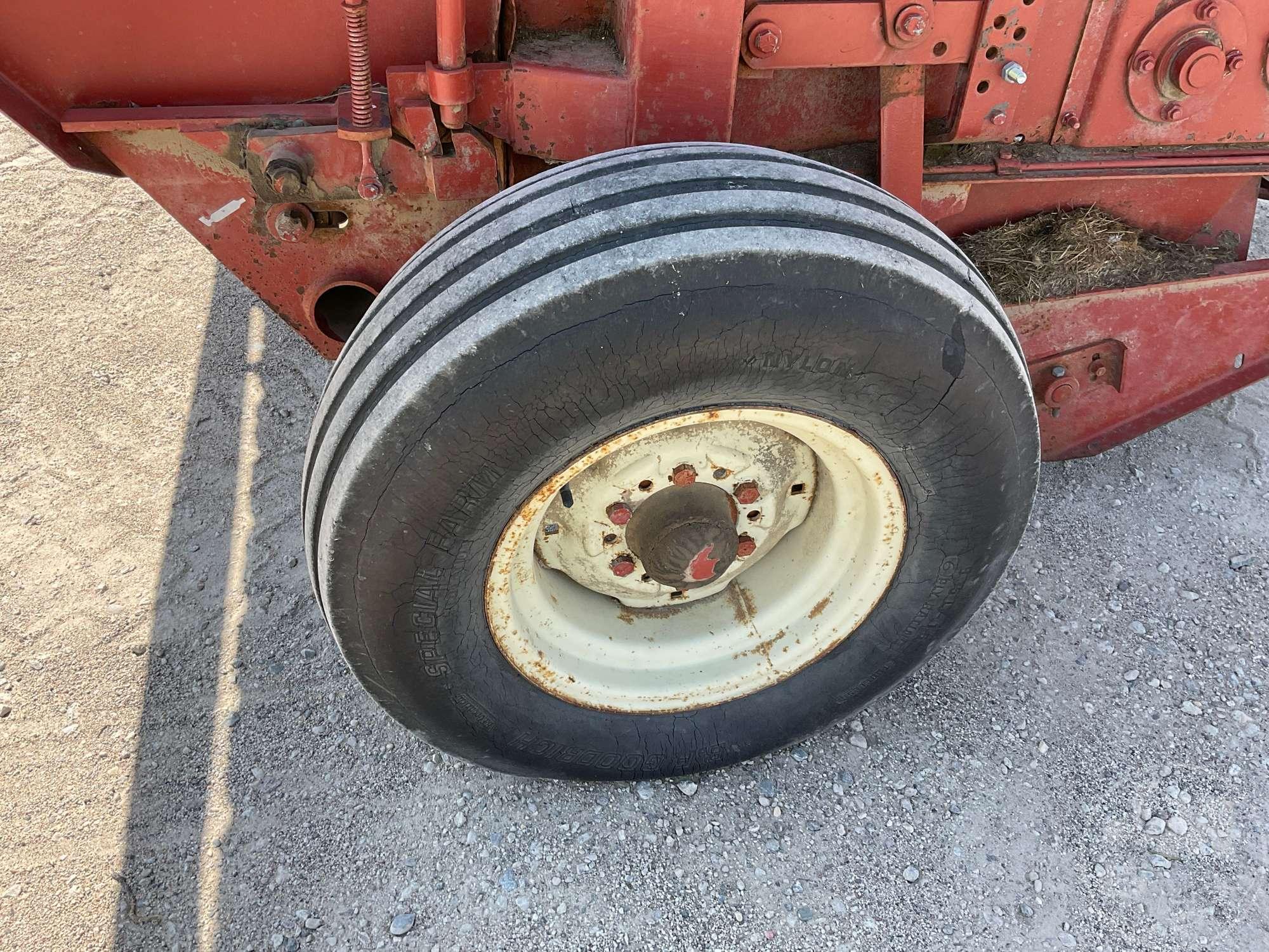 HESSTON ROUND BALER ROUNDER 5510  SN: R5511327