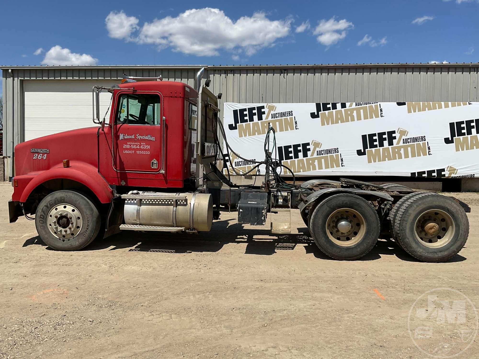 1995 KENWORTH TANDEM AXLE DAY CAB TRUCK TRACTOR