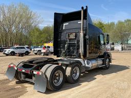 2007 VOLVO TRUCK VNM TANDEM AXLE TRUCK TRACTOR VIN: 4V4MC9GH07N447891