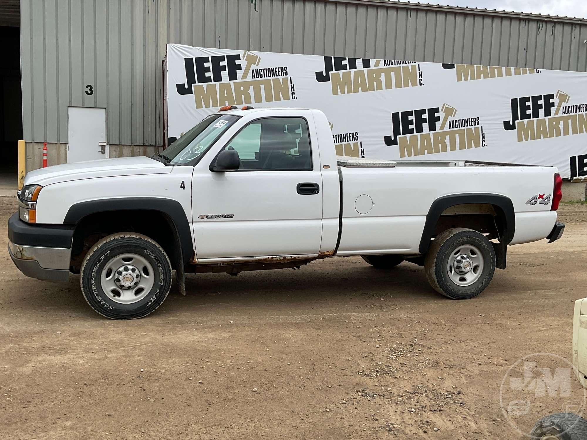 2003 CHEVROLET SILVERADO REGULAR CAB 4X4 PICKUP   VIN: 1GCHK24U53E216858