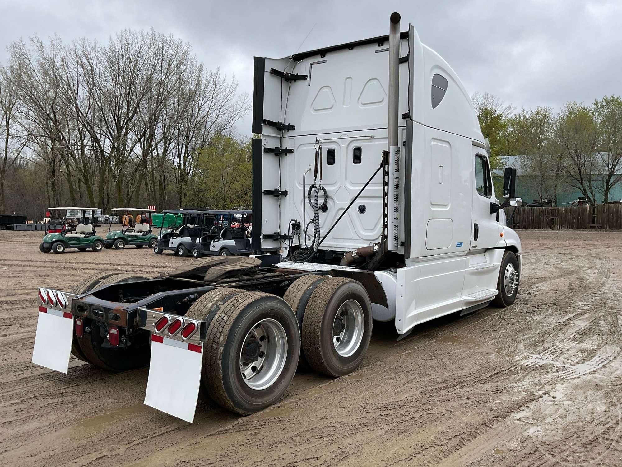 2016 FREIGHTLINER CASCADIA TANDEM AXLE TRUCK TRACTOR VIN: 3AKJGLD51GSGX9275