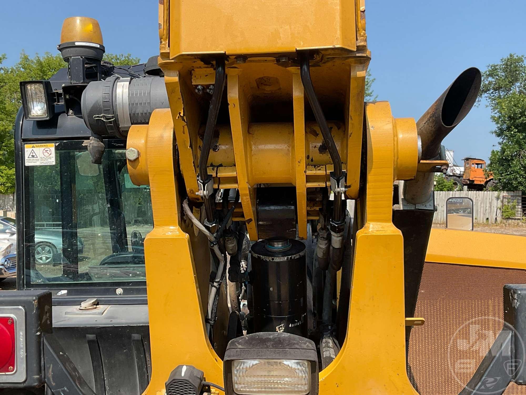 2013 CATERPILLAR TL642C TELESCOPIC FORKLIFT SN: THG00435