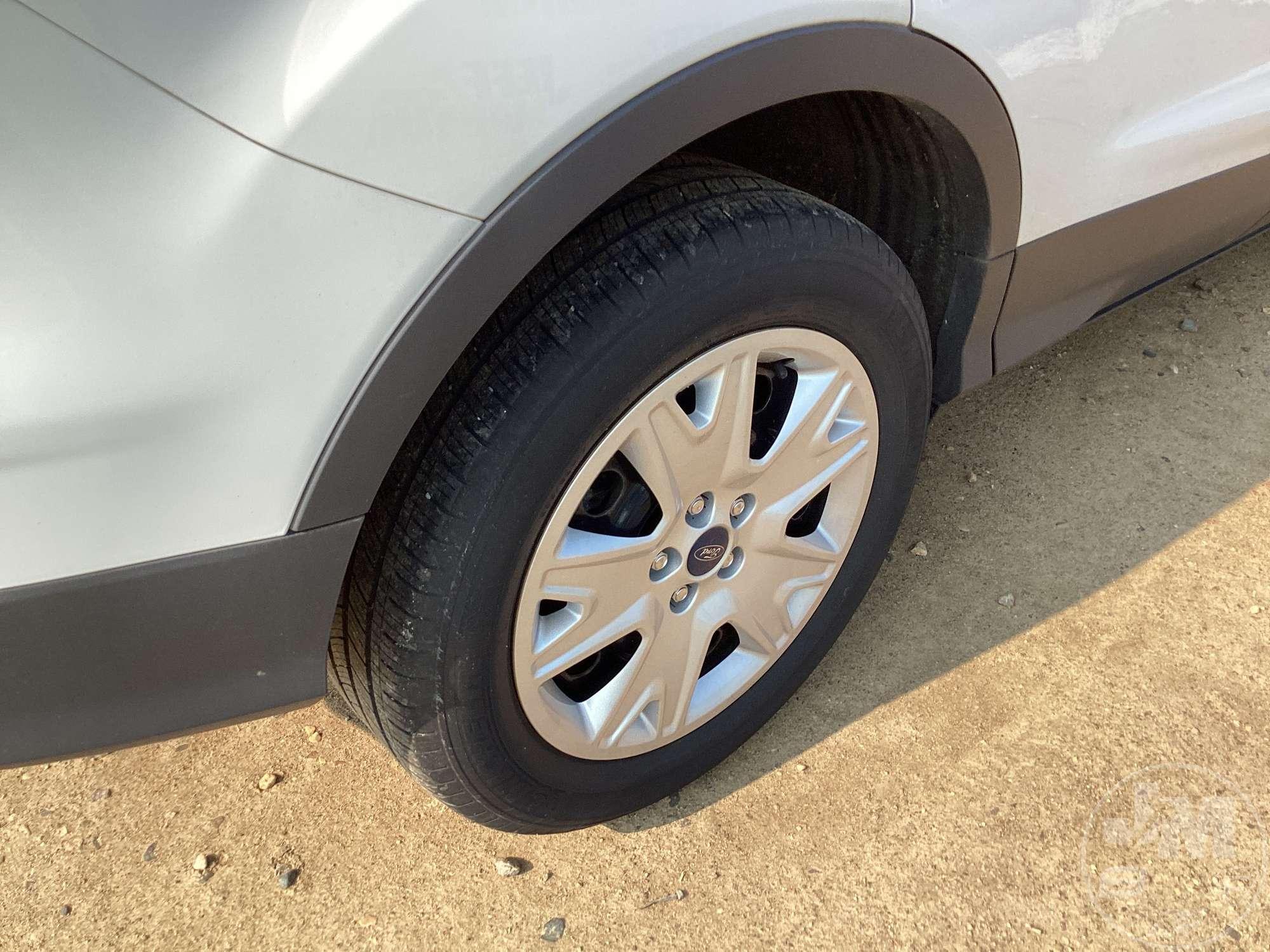 2013 FORD ESCAPE VIN: 1FMCU0F74DUC72728 FWD