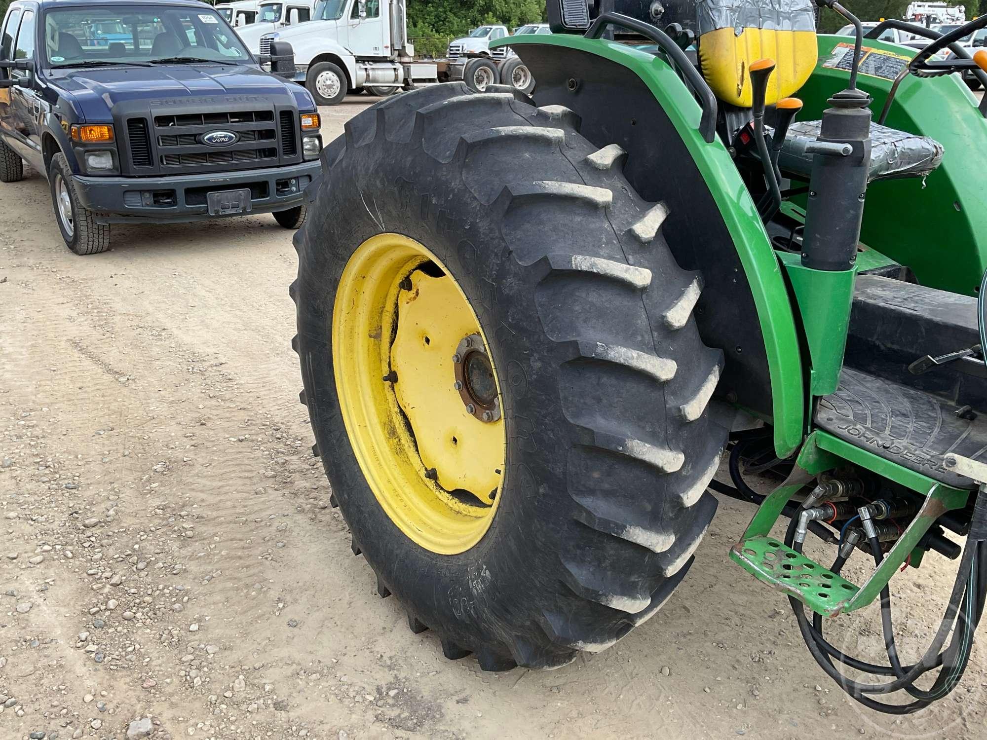 2003 JOHN DEERE 5320 TRACTOR W/LOADER SN: LV5320P336234