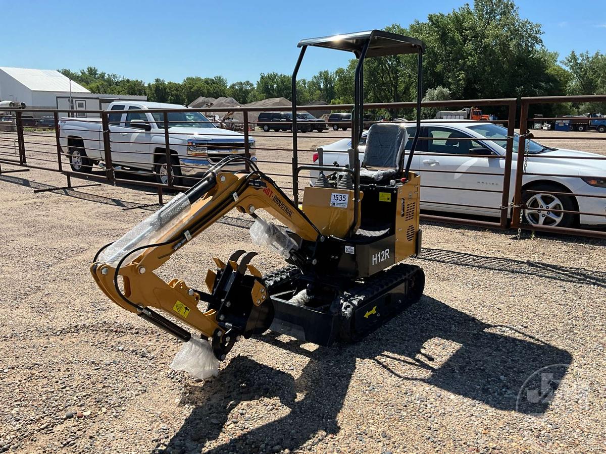 2024 AGT H12R MINI EXCAVATOR SN: A2402104983