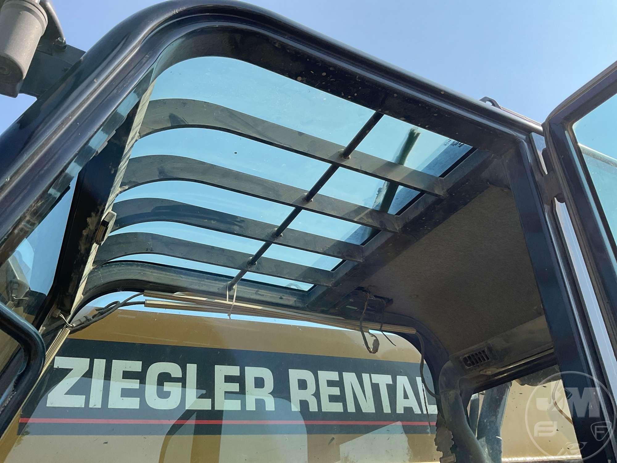 2013 CATERPILLAR TL642C TELESCOPIC FORKLIFT SN: THG00435