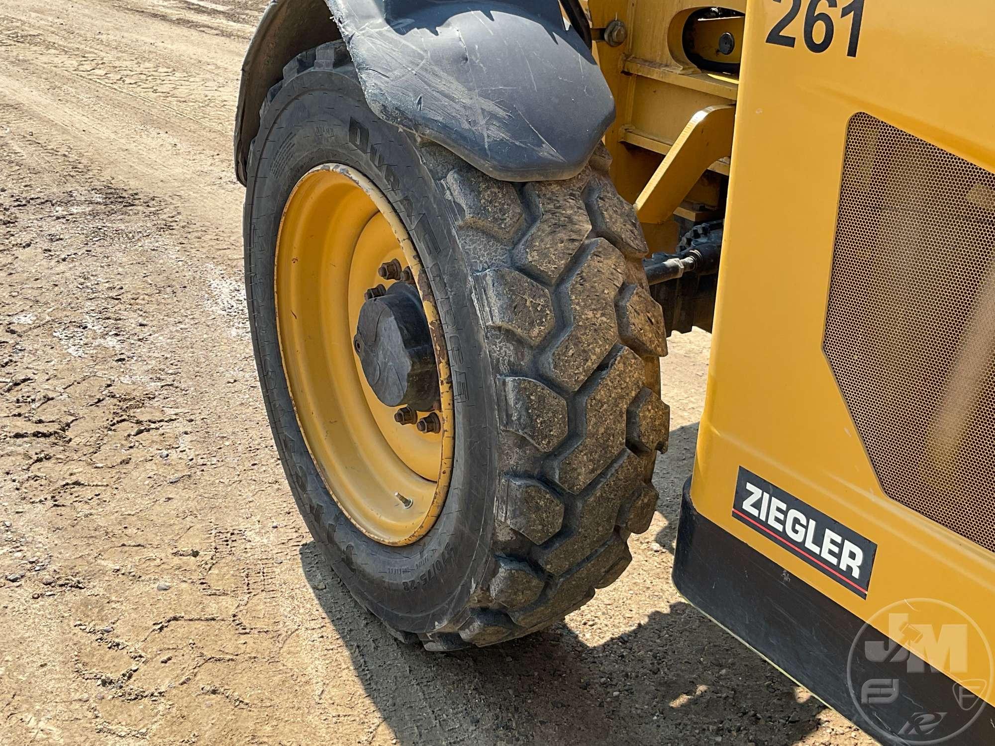 2013 CATERPILLAR TL642C TELESCOPIC FORKLIFT SN: THG00435